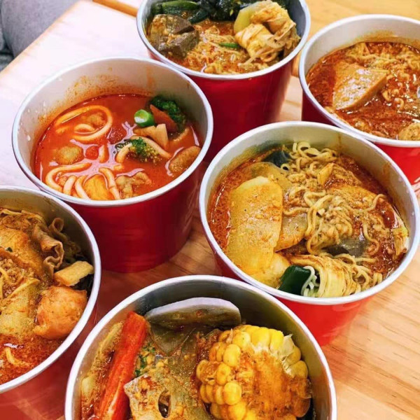 澳門宵夜推薦 澳門宵夜推薦。圖片來源:小紅書@啊啊7788、Facebook@一哥美食、Facebook@獨食麵屋、Facebook@大喜麻辣拌、Facebook@angel bb、小紅書@今天吃什麼、小紅書@粒粒子、小紅書@笑薯餅、小紅書@漢寶包、小紅書@每天吃啥、小紅書@藏ui、小紅書@吃一口比巴卜跳跳糖、Facebook@糖朝盛世、小紅書@長腿大寶貝