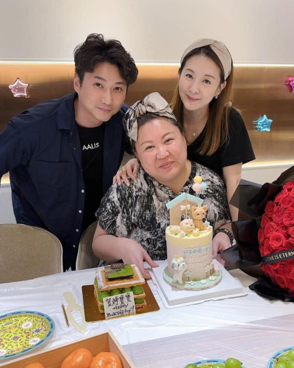 40歲童顏人妻報喜挺巨肚晒懷孕寫真 高齡艱辛求子曾打過三百針
