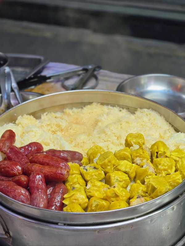 澳門宵夜推薦 澳門宵夜推薦。圖片來源:小紅書@啊啊7788、Facebook@一哥美食、Facebook@獨食麵屋、Facebook@大喜麻辣拌、Facebook@angel bb、小紅書@今天吃什麼、小紅書@粒粒子、小紅書@笑薯餅、小紅書@漢寶包、小紅書@每天吃啥、小紅書@藏ui、小紅書@吃一口比巴卜跳跳糖、Facebook@糖朝盛世、小紅書@長腿大寶貝