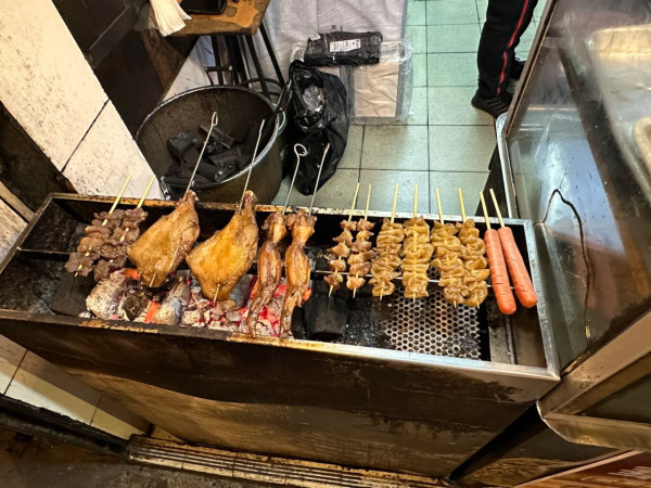 澳門宵夜推薦 澳門宵夜推薦。圖片來源:小紅書@啊啊7788、Facebook@一哥美食、Facebook@獨食麵屋、Facebook@大喜麻辣拌、Facebook@angel bb、小紅書@今天吃什麼、小紅書@粒粒子、小紅書@笑薯餅、小紅書@漢寶包、小紅書@每天吃啥、小紅書@藏ui、小紅書@吃一口比巴卜跳跳糖、Facebook@糖朝盛世、小紅書@長腿大寶貝