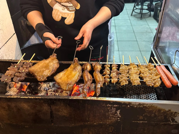 澳門宵夜推薦 澳門宵夜推薦。圖片來源:小紅書@啊啊7788、Facebook@一哥美食、Facebook@獨食麵屋、Facebook@大喜麻辣拌、Facebook@angel bb、小紅書@今天吃什麼、小紅書@粒粒子、小紅書@笑薯餅、小紅書@漢寶包、小紅書@每天吃啥、小紅書@藏ui、小紅書@吃一口比巴卜跳跳糖、Facebook@糖朝盛世、小紅書@長腿大寶貝