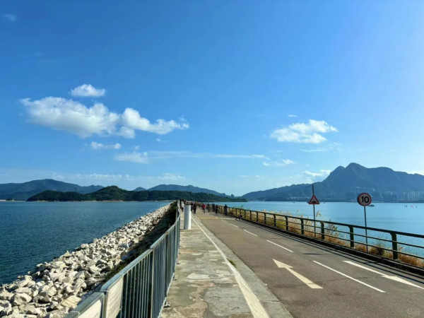 香港遊車河好去處。圖片來源：旅發局、小紅書@我會烤紅薯、小紅書@Fang小途、小紅書@波屯小a、小紅書@MY隨心隨寫、小紅書@別雨心、小紅書@白板TabulaRasa、小紅書@世界還要被萌物統治多久、小紅書@任悠悠、小紅書@MYX、小紅書@ivory-cc、小紅書@超級超級有米、小紅書@麻辣燙不加辣加香菜、小紅書@蓋了個帽兒