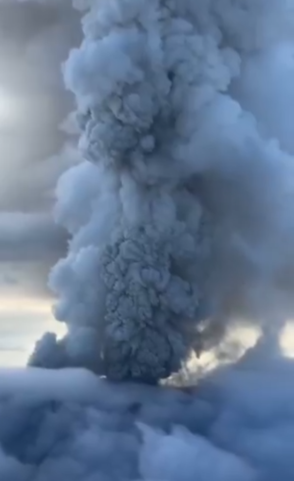 俄羅斯沉睡600年火山首度爆發 疑與8.8級地震有關 專家警告後續影響！ 