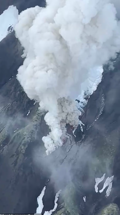 俄羅斯沉睡600年火山首度爆發 疑與8.8級地震有關 專家警告後續影響！ 