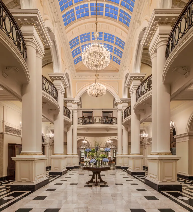 內地女「這穿搭」被五星級酒店趕走 本來正享用0西餐 經理直認歧視惹眾怒 