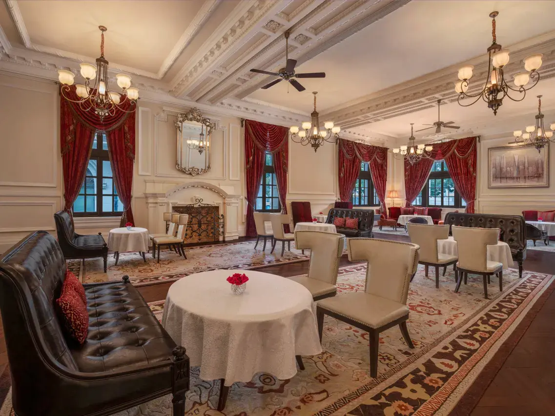 內地女「這穿搭」被五星級酒店趕走 本來正享用0西餐 經理直認歧視惹眾怒 