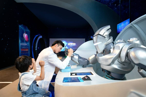 珠海5大親子好去處。資料/圖片來源：KKday、Trip.com、長隆飛船樂園、長隆海洋王國、小紅書@夏天的雨、小紅書@自轉陀螺