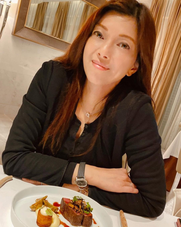 囡囡碩士畢業成學霸感欣慰(圖片來源:IG@cannyleungchishan)