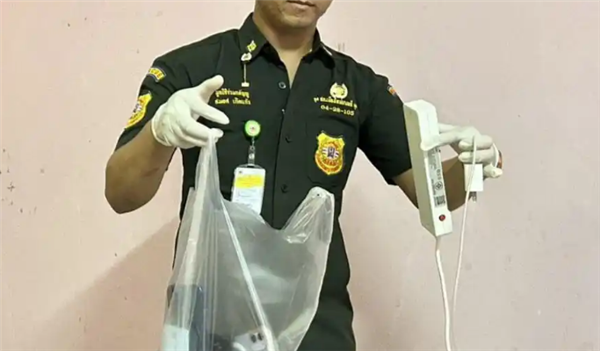 觸目驚心 男子邊充電邊玩手機觸電亡 破門見遺體焦黑【附 6 大安全充電 Tips】