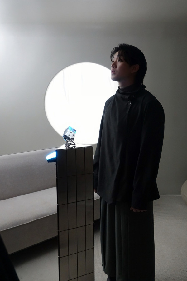 柳應廷Jer新歌《記憶倒行》MV哭崩片場 孖Sunny@Supper Moment夢幻聯動