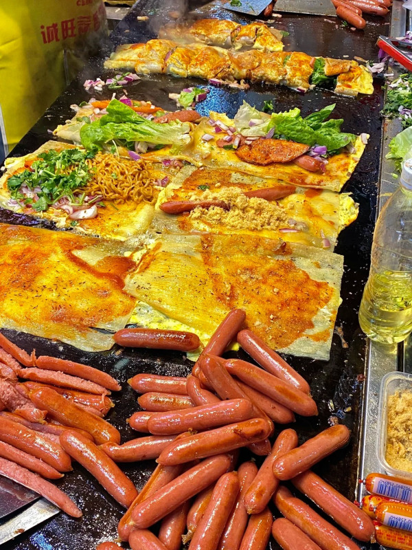 水圍夜市美食。來源：小紅書@不想取名字、小紅書@木之櫻、小紅書@好朋友雪兒、小紅書@食咩吖、小紅書@好吃好玩大紅薯、小紅書@楚楚子ye、小紅書@小仙女道生