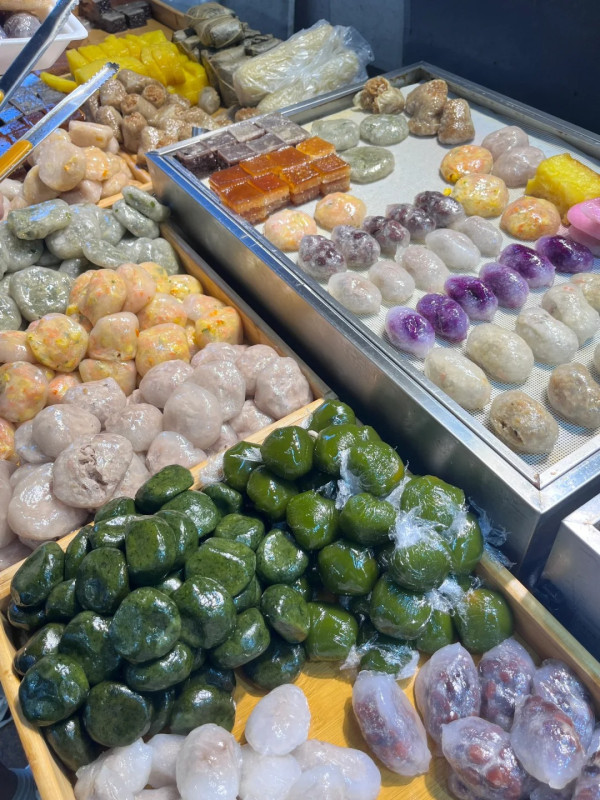 水圍夜市美食。來源：小紅書@不想取名字、小紅書@木之櫻、小紅書@好朋友雪兒、小紅書@食咩吖、小紅書@好吃好玩大紅薯、小紅書@楚楚子ye、小紅書@小仙女道生