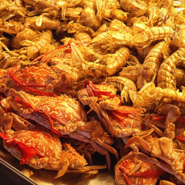 水圍夜市美食。來源：小紅書@不想取名字、小紅書@木之櫻、小紅書@好朋友雪兒、小紅書@食咩吖、小紅書@好吃好玩大紅薯、小紅書@楚楚子ye、小紅書@小仙女道生