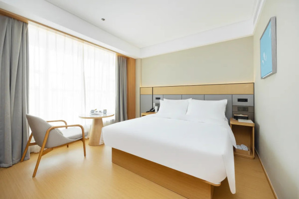 水圍夜市美食。來源：小紅書@不想取名字、小紅書@木之櫻、小紅書@好朋友雪兒、小紅書@食咩吖、小紅書@好吃好玩大紅薯、小紅書@楚楚子ye、小紅書@小仙女道生