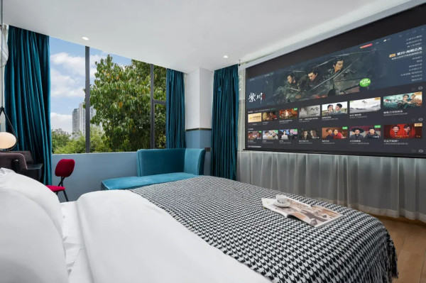 水圍夜市美食。來源：小紅書@不想取名字、小紅書@木之櫻、小紅書@好朋友雪兒、小紅書@食咩吖、小紅書@好吃好玩大紅薯、小紅書@楚楚子ye、小紅書@小仙女道生