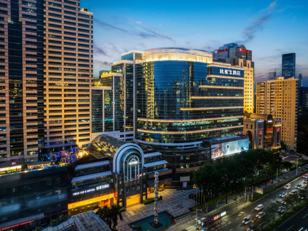 水圍夜市美食。來源：小紅書@不想取名字、小紅書@木之櫻、小紅書@好朋友雪兒、小紅書@食咩吖、小紅書@好吃好玩大紅薯、小紅書@楚楚子ye、小紅書@小仙女道生