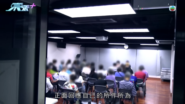 「夜香姐」連環滋擾住戶苦不堪言！CCTV揭高空潑糞惡行 當面對質竟反咬受害者
