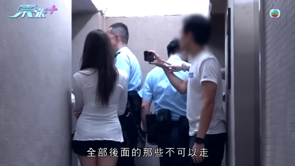 「夜香姐」連環滋擾住戶苦不堪言！CCTV揭高空潑糞惡行 當面對質竟反咬受害者