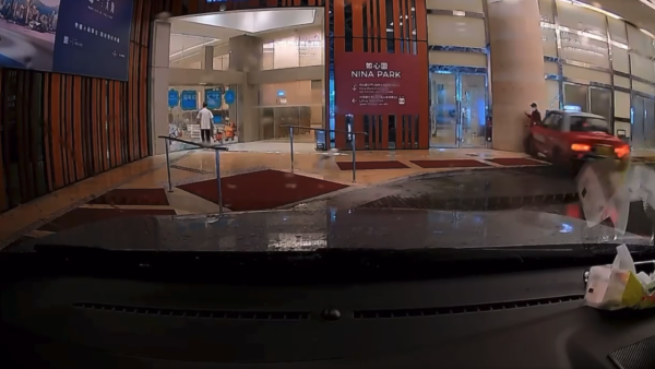 車cam直擊｜如心酒店奪命車禍一刻 80歲的士司機報稱頭暈 失控高速撞斃遊客