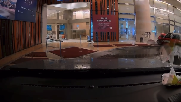 車cam直擊｜如心酒店奪命車禍一刻 80歲的士司機報稱頭暈 失控高速撞斃遊客