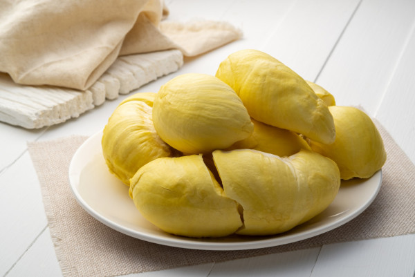 大馬男一次吃7個榴槤 隔天竟中風倒地！營養師拆解2類食物忌配榴槤