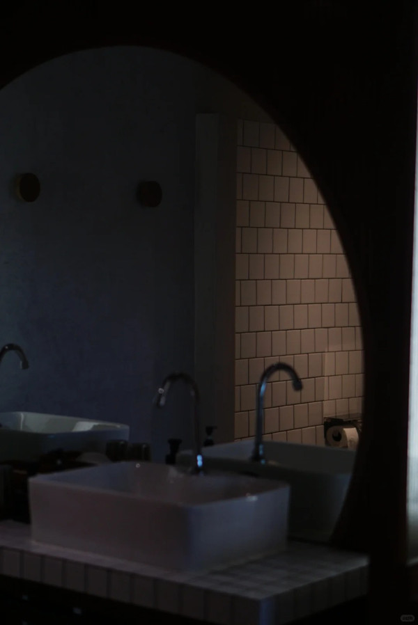 唔關住尾房事？酒店邊個房號最邪易撞鬼？真人分享夜晚聽到手抓玻璃、頭猛撞牆聲 