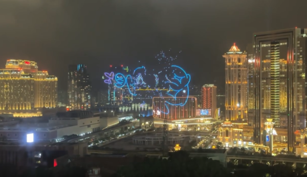 無人機表演驚現「金正恩」肖像 網民驟眼睇同呢位歌手撞樣？「以為係北韓show」