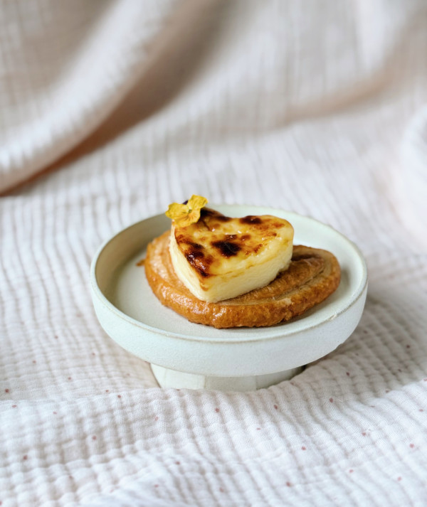 Patisserie Tony Wong 推經典產品升級版 開心果花束蛋糕/巴斯克芝士蛋糕蝴蝶酥 