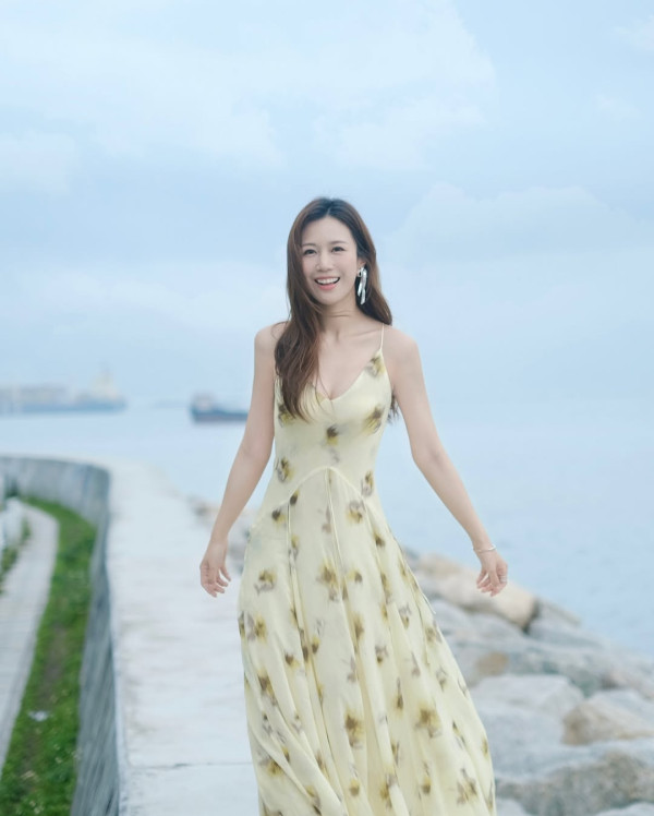 29歲東張女神水着泳衣照出水芙蓉 激罕性感晒豐滿上圍獲讚：隱藏級好身材