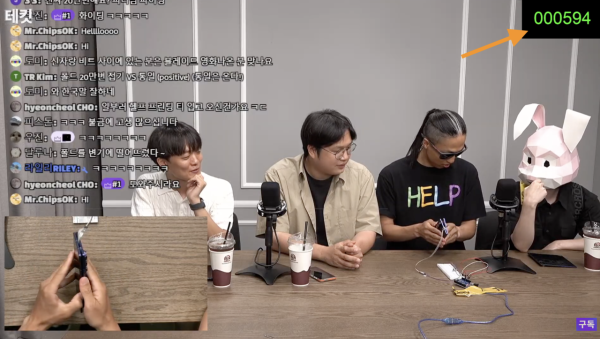 耐用性測試挑戰  YouTuber 人手摺疊20萬次 Galaxy Z Fold 7 官方數據「50萬次」