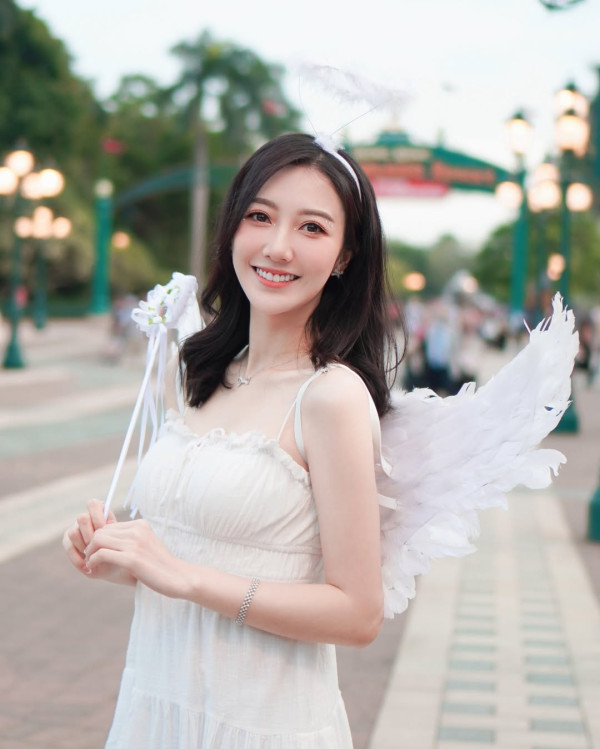 高學歷踏入演藝圈（圖片來源：IG@reginahyt）