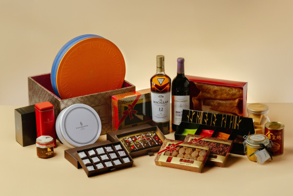 四季酒店推中秋月餅系列+獨家紀念包裝 酥香崧子奶黃/子薑皮蛋/陳皮豆沙