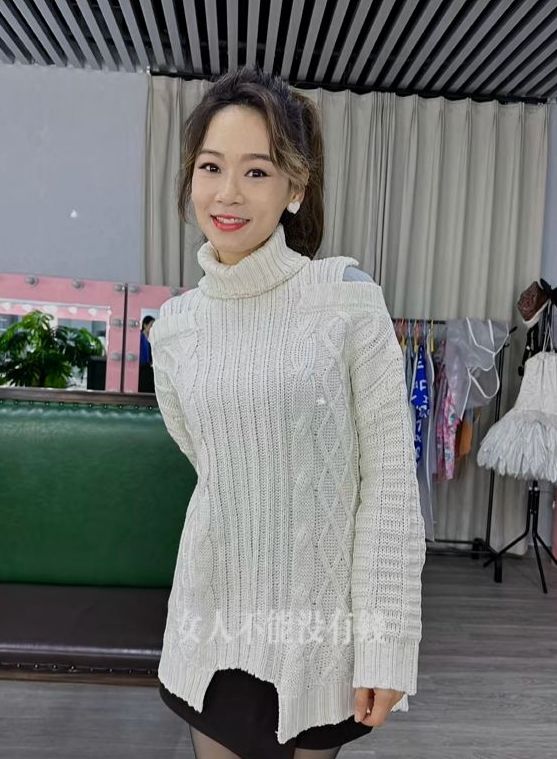 楊思琦被揭窮養仔女行街一日僅花XX元 有傳月入250萬！身家半億卻超慳家