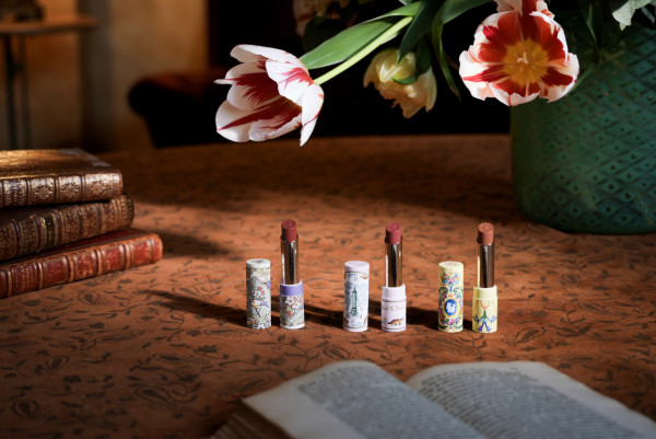 唇膏推介2025｜熱門推薦：PAUL & JOE BEAUTÉ 唇膏系列奪目瑰麗唇膏