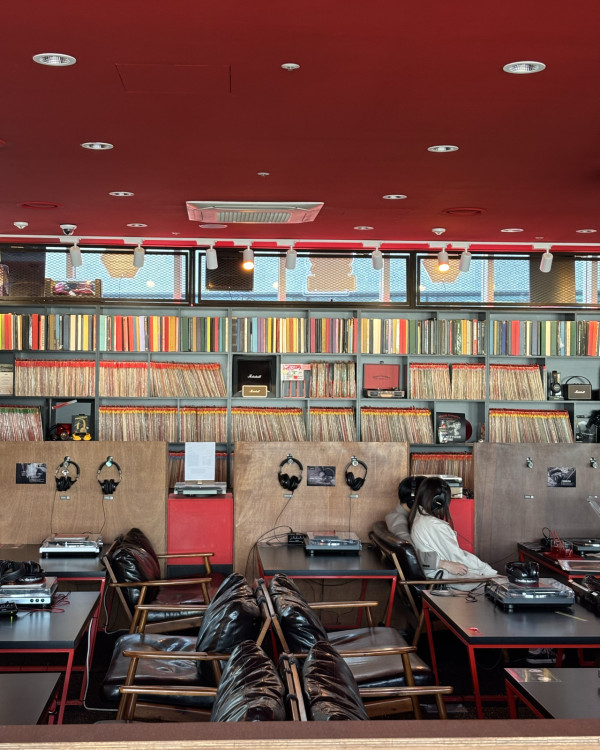 首爾Cafe 2025｜5間小眾咖啡店 黑膠碟任聽、治癒DIY烘吐司 