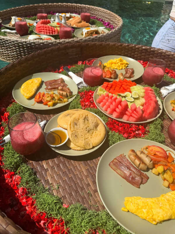 楊卓娜巴黎瘋狂買袋入VIP房罕有炫富!三大高奢品牌手袋任揀場面超誇張