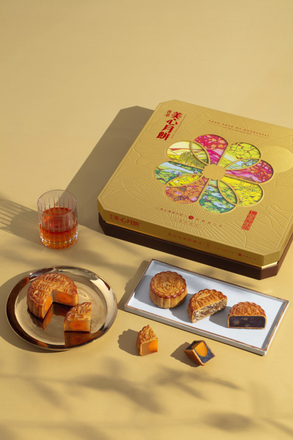 年輕人最愛月餅禮盒！卡通聯乘/茶味/麻糬/流心開心果 中秋送禮優惠低至半價