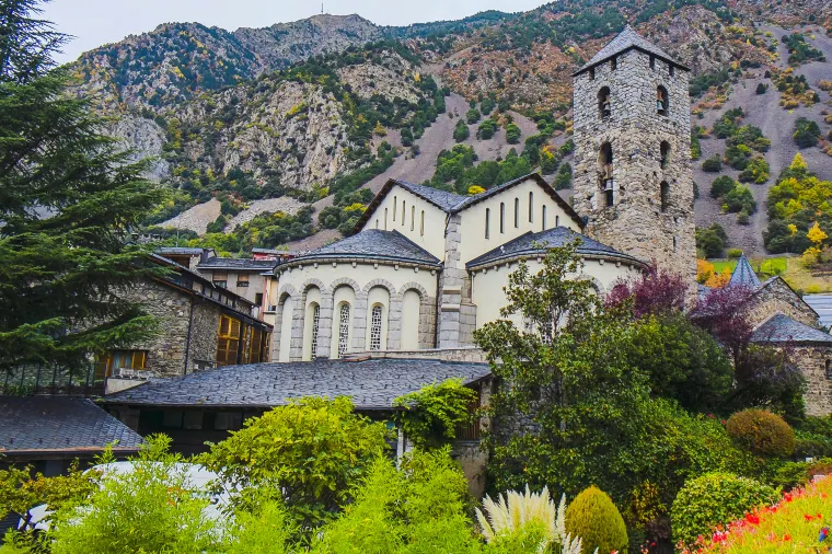 全球「最擁擠旅遊勝地」排行榜出爐！香港上榜排第幾？第一位人口不過千 每年680萬遊客 