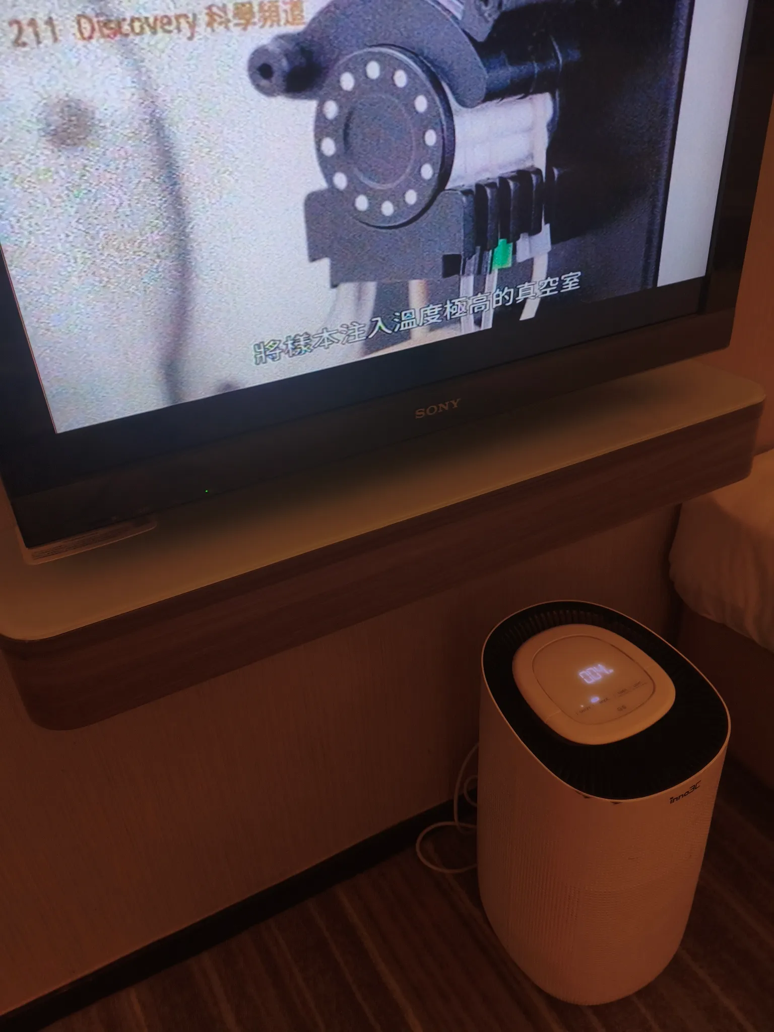 公屋自帶靈異感？夜拍屋邨走廊樓梯極詭異 網民熱議一類人卻感親切？