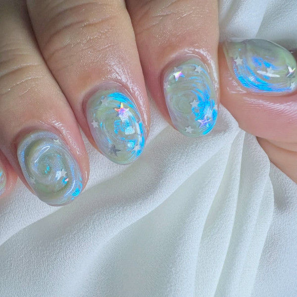 美甲趨勢|漩渦美甲 圖片來源:IG@reve580_nail