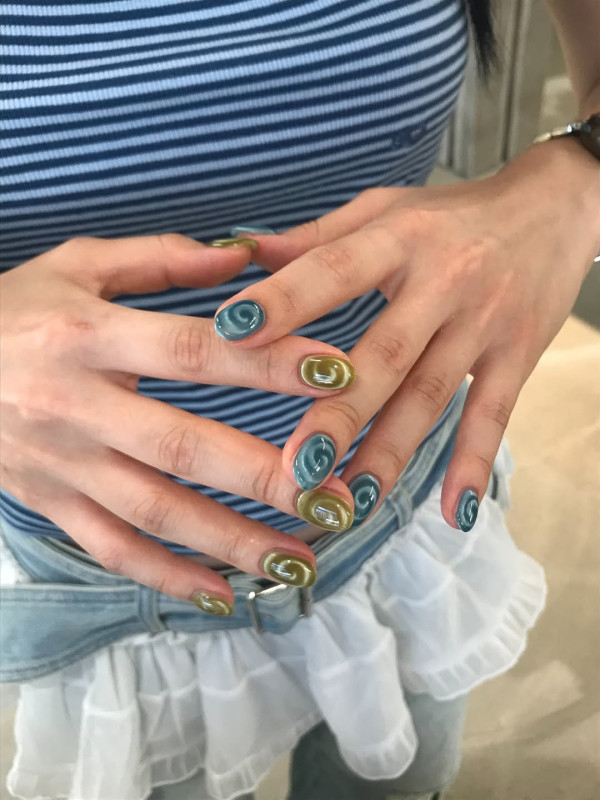 美甲趨勢|漩渦美甲 圖片來源:IG@hminnail