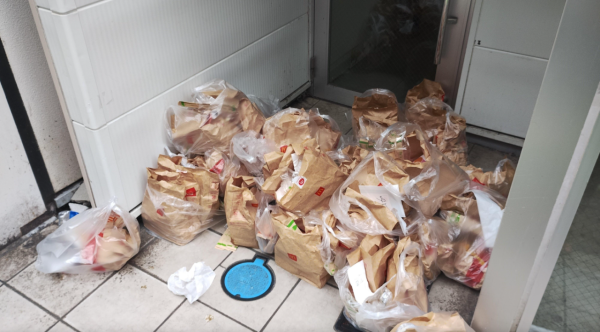 香港2歲男童江之島誤入路軌被撞倒 小童受輕傷送院並無大礙