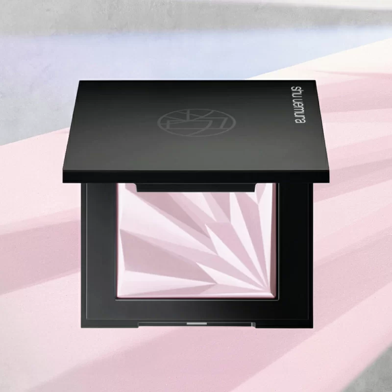 植村秀 unlimited 羽紗柔光輕霧粉餅-星透紫 圖片來源:植村秀官網