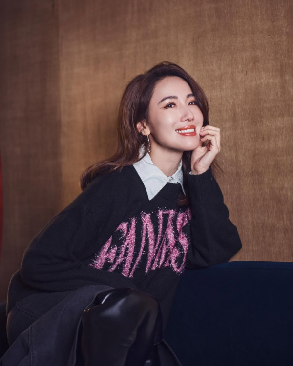 訂婚4年終分手（圖片來源：IG@selenaleelalee）