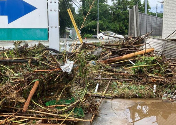 遊日注意！九州多地持續最高級別大雨 港人發文分享慘況：全喼濕曬/巴士停駛 