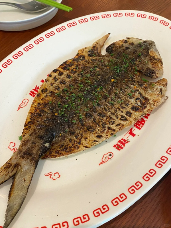 上梅林美食。圖片來源：大眾點評、小紅書@不晚、小紅書@A.Mei、小紅書@蕾蕾酱iii、小紅書@維基兼職法師、小紅書@一隻糯米雞、小紅書@兩隻餵食貓、小紅書@椿山曉、小紅書@一顆李子、小紅書@貓大人飽獵行動