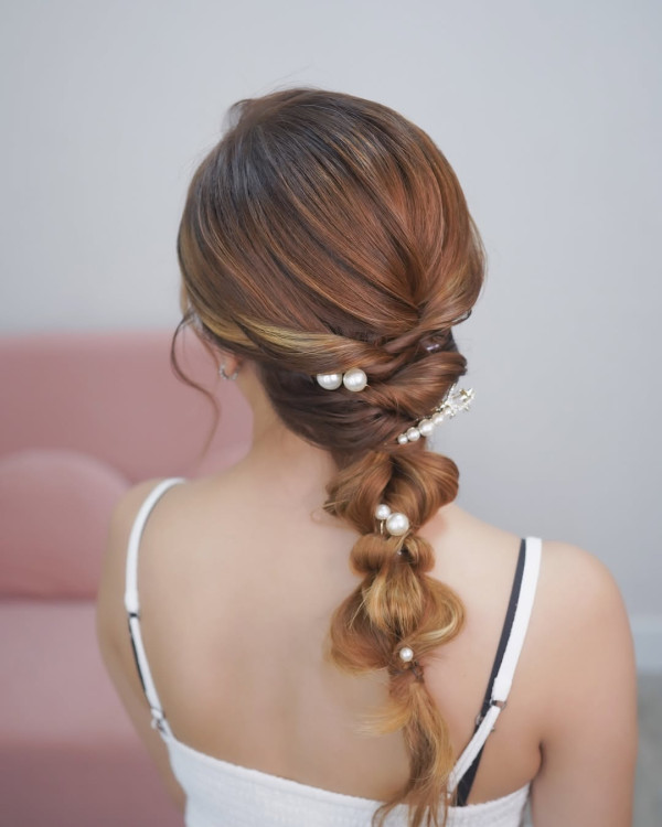 Makeup and Hair Styling : @yutsz_makeup