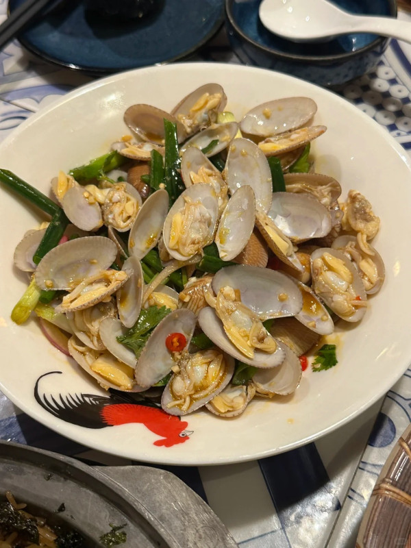 上梅林美食。圖片來源：大眾點評、小紅書@不晚、小紅書@A.Mei、小紅書@蕾蕾酱iii、小紅書@維基兼職法師、小紅書@一隻糯米雞、小紅書@兩隻餵食貓、小紅書@椿山曉、小紅書@一顆李子、小紅書@貓大人飽獵行動