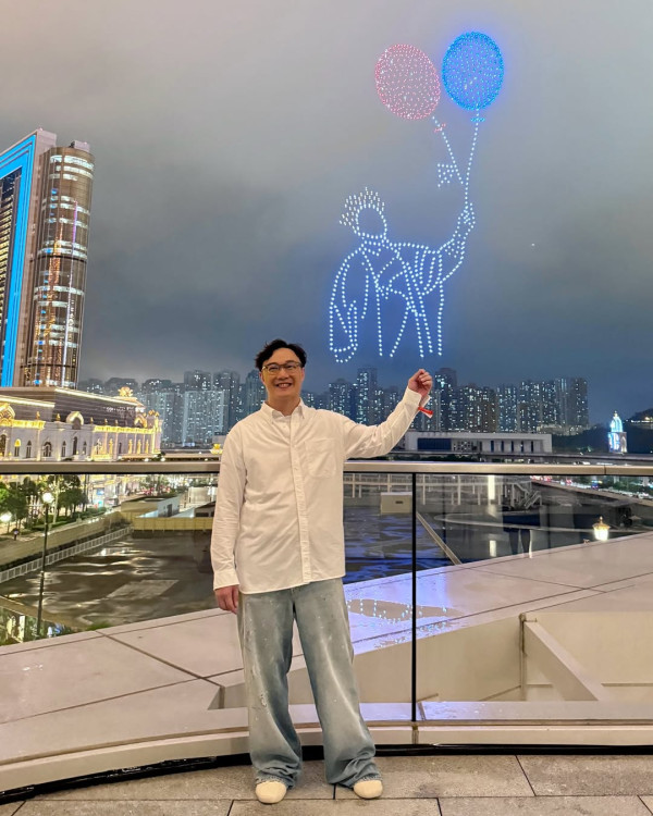 暖心擁抱安慰舞者（圖片來源：IG@mreasonchan）