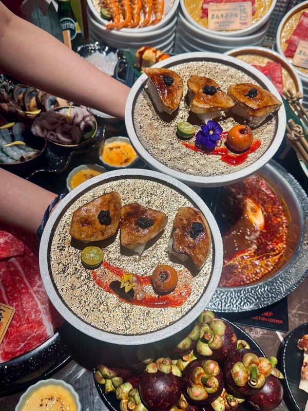 深圳壽喜燒。圖片來源：小紅書@藍莓朵朵、小紅書@莫跳跳、小紅書@change、小紅書@愛吃香菜的JJ、小紅書@棉花糖豬、小紅書@小陳去哪裡玩呀